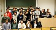 Die japanischen Gste gemeinsam mit den Mitarbeiterinnen 
der Japanologie der Uni Halle (Frau Terne, Frau Prof. 
Foljanty-Jost, Frau Sips) und Lasse Joost von der Grnen 
Hochschulgruppe (hinten Mitte)